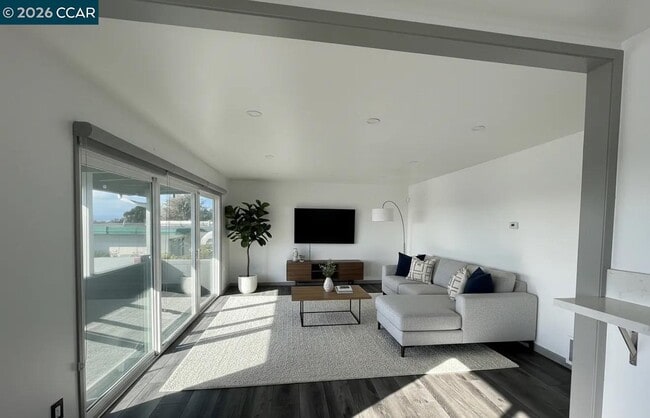 Photo - 3081 Birmingham Dr