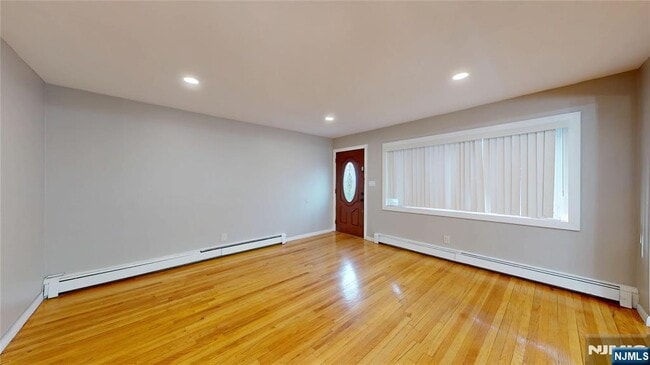 Photo - 40 Howard St