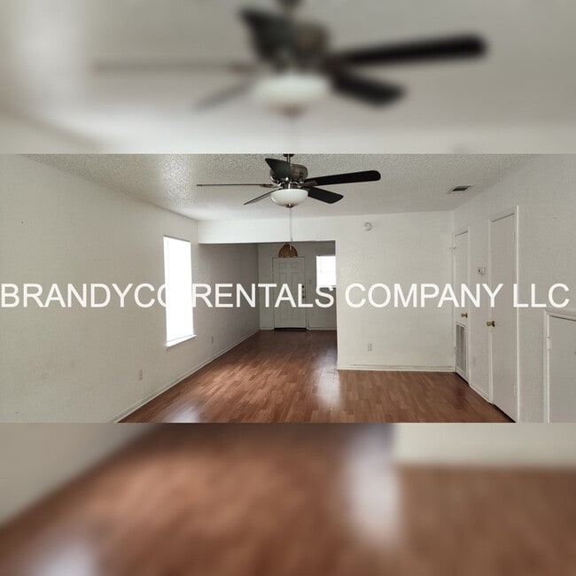 Photo - 901 Clairidge Ave