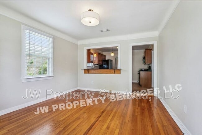 Photo - 3412 White St