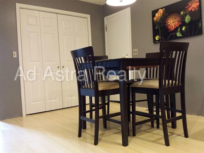 Photo - Updated 3Bed/2bath Townhome in Lenexa-Avai...
