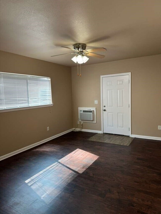 Photo - 1225 W 25th St Unit 9