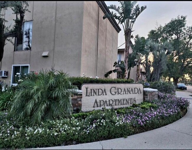 Linda Granada Apartments
