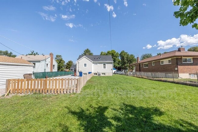 Photo - 758 Loveland Ave Unidad #A