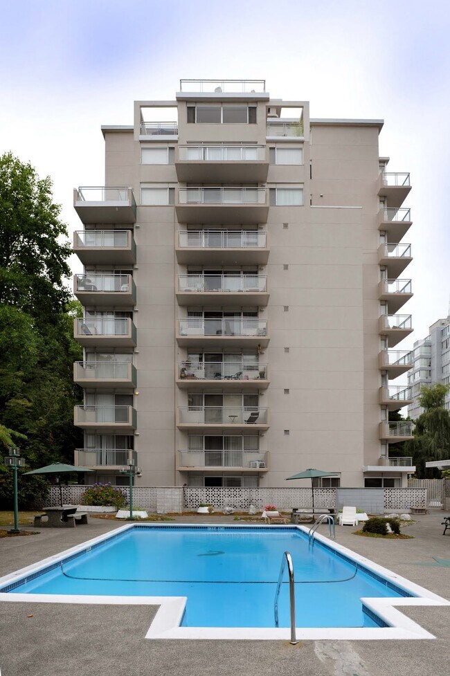 Photo - Kerrisdale Towers A & B