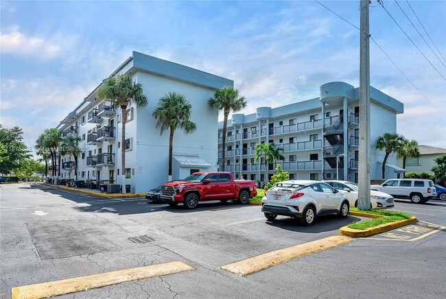 Building Photo - 5300 W 21st Ct Unit 311 Rental