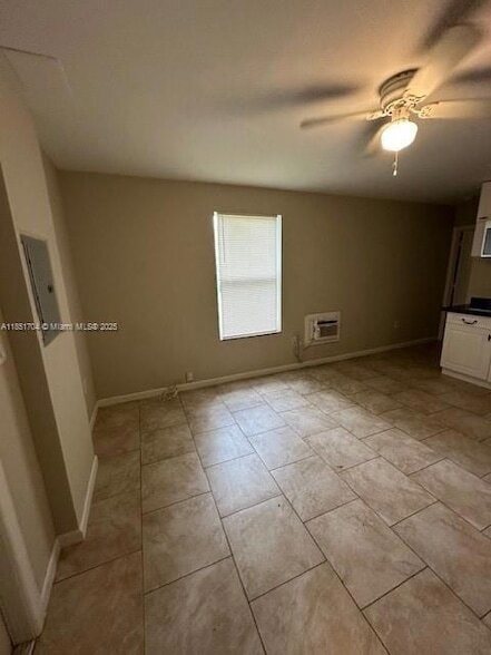 Building Photo - 5625 SW 26th St Unit B Rental