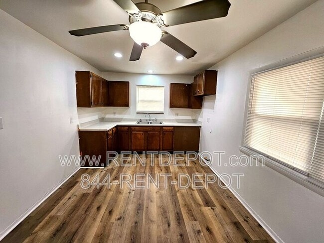 Photo - 1531 E Riverside Dr