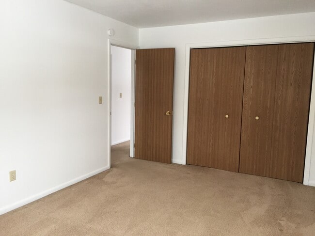 Photo - 2 Cedarwood