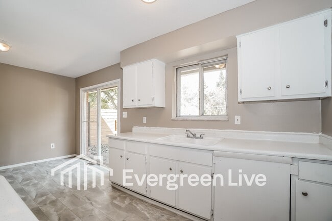 Photo - 64 Huber Village Blvd