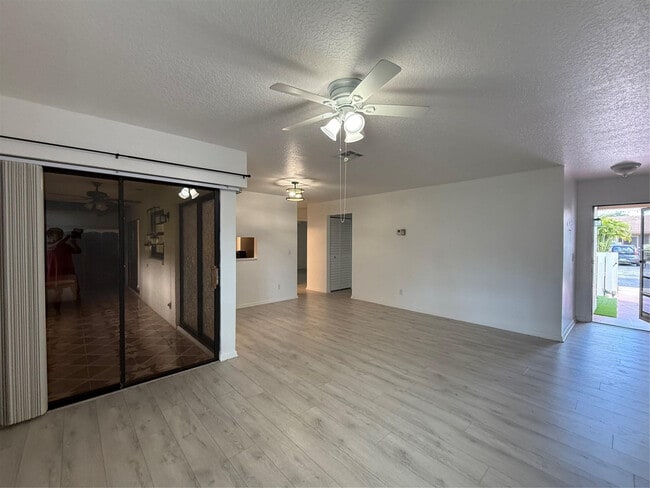 Photo - 6101 Woodlake Blvd