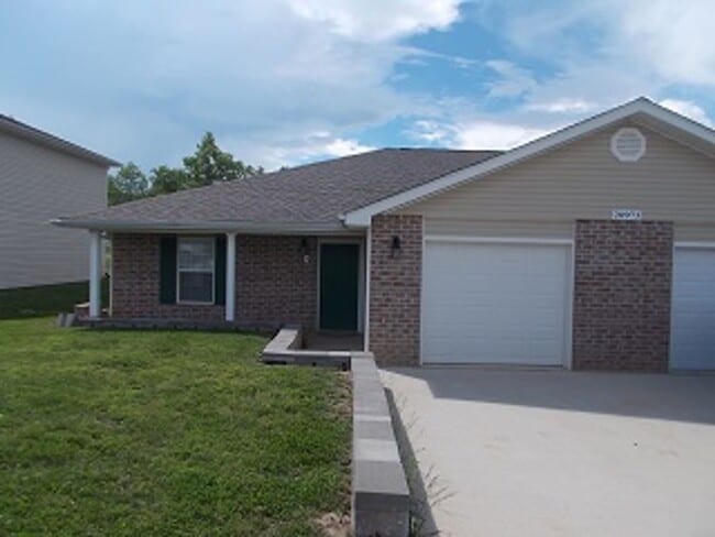 Building Photo - Cozy 2 Bedroom, 2 Bathroom Duplex! Rental