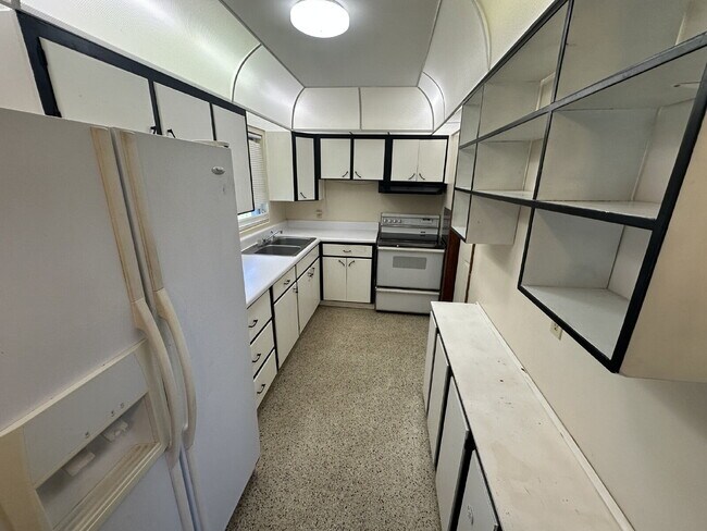 Photo - 3-bedroom 1-bathroom 2 car garage home for rent!