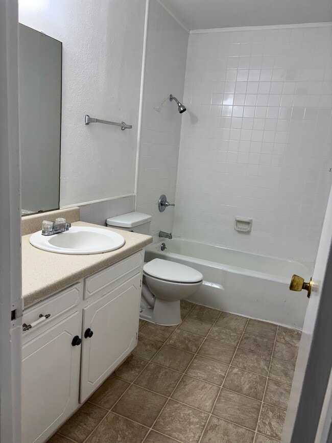 Photo - 5355 Wonder Dr Unidad #