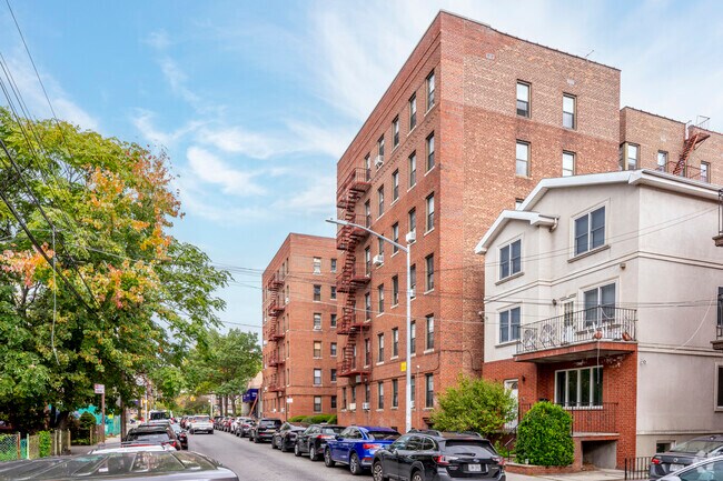 Photo - 1720 E 13th St