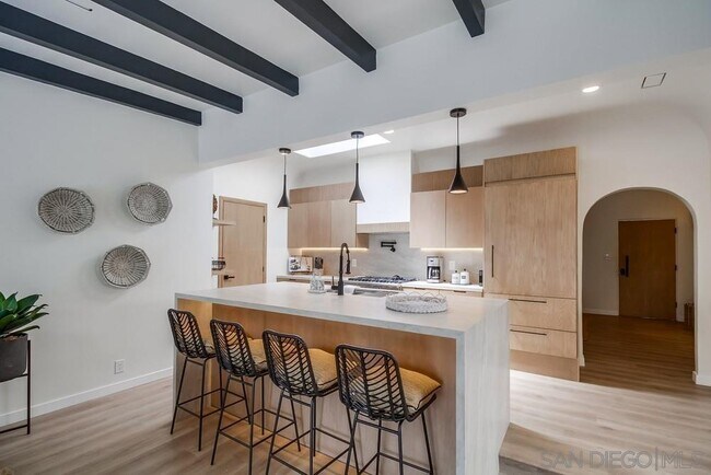 Photo - 1855 Reed Ave