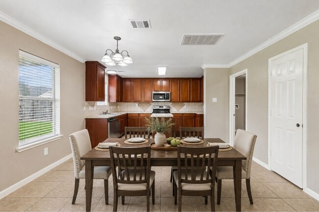Photo - 5811 Village Grove Dr