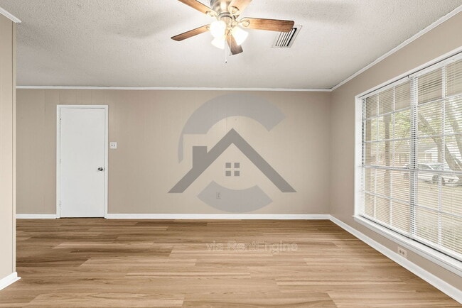 Photo - 2403 Broadview Ave