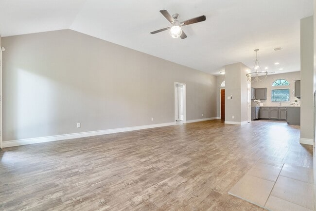 Photo - 7131 Woodland Oaks