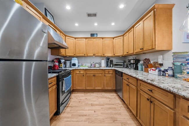 Photo - 118 Coles St Unit 3