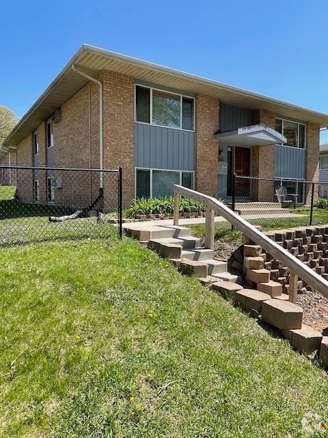 Building Photo - 2128 Belmont Ln Unit apt #B