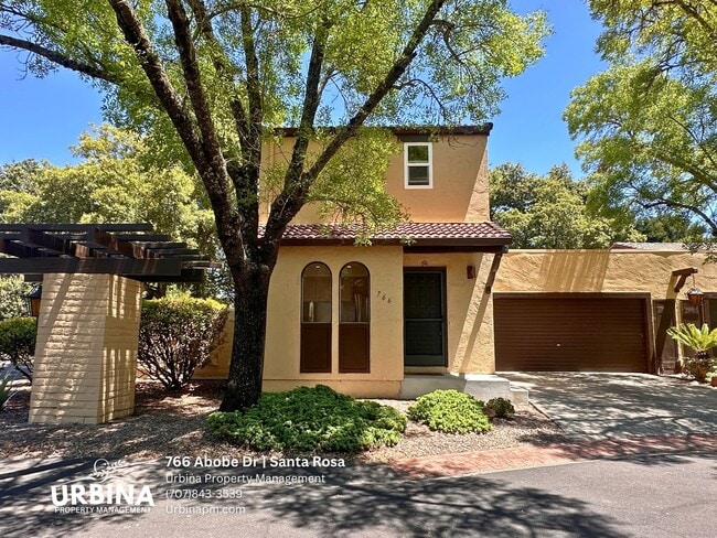 Building Photo - Newly Renovated 3 Bedroom Home with Community Pool and Two-Car Garage