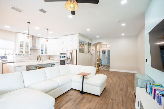 Photo - 13000 SW 52nd St