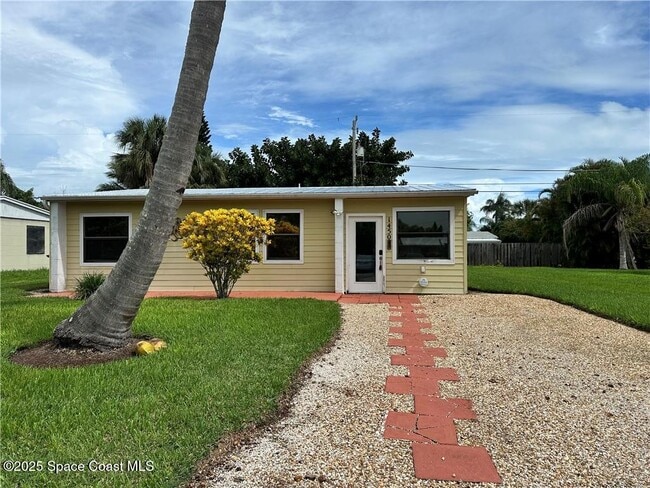 Photo - 1450 4th Ave