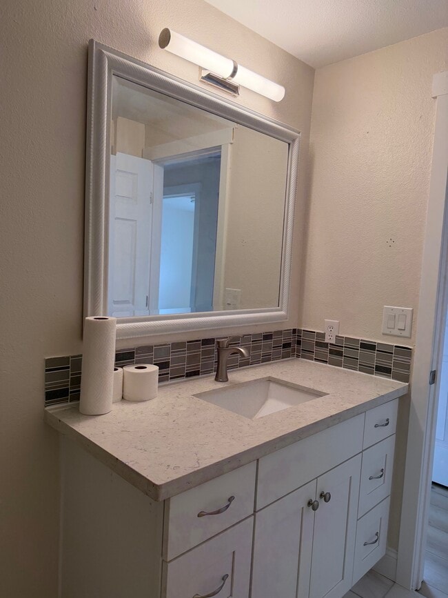 Photo - 15300 NE 39th St