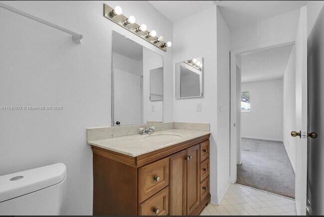 Photo - 3453 NW 44th St Unit 104