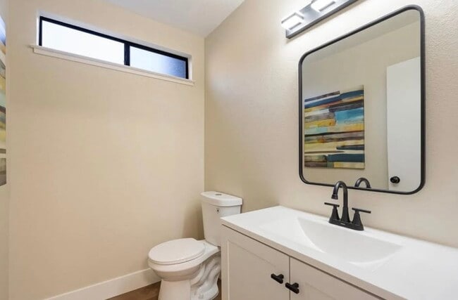 Photo - 211 River Run Cir