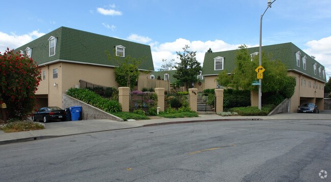 Photo - 596 La Conner Dr