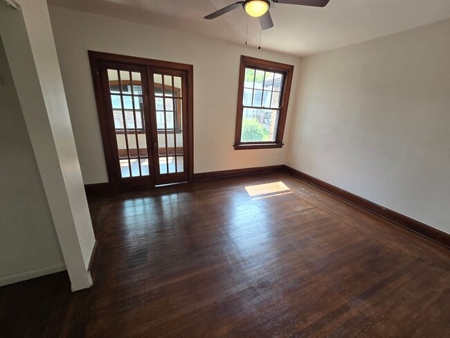 Photo - 3745 St Lawrence Ave Unit #1