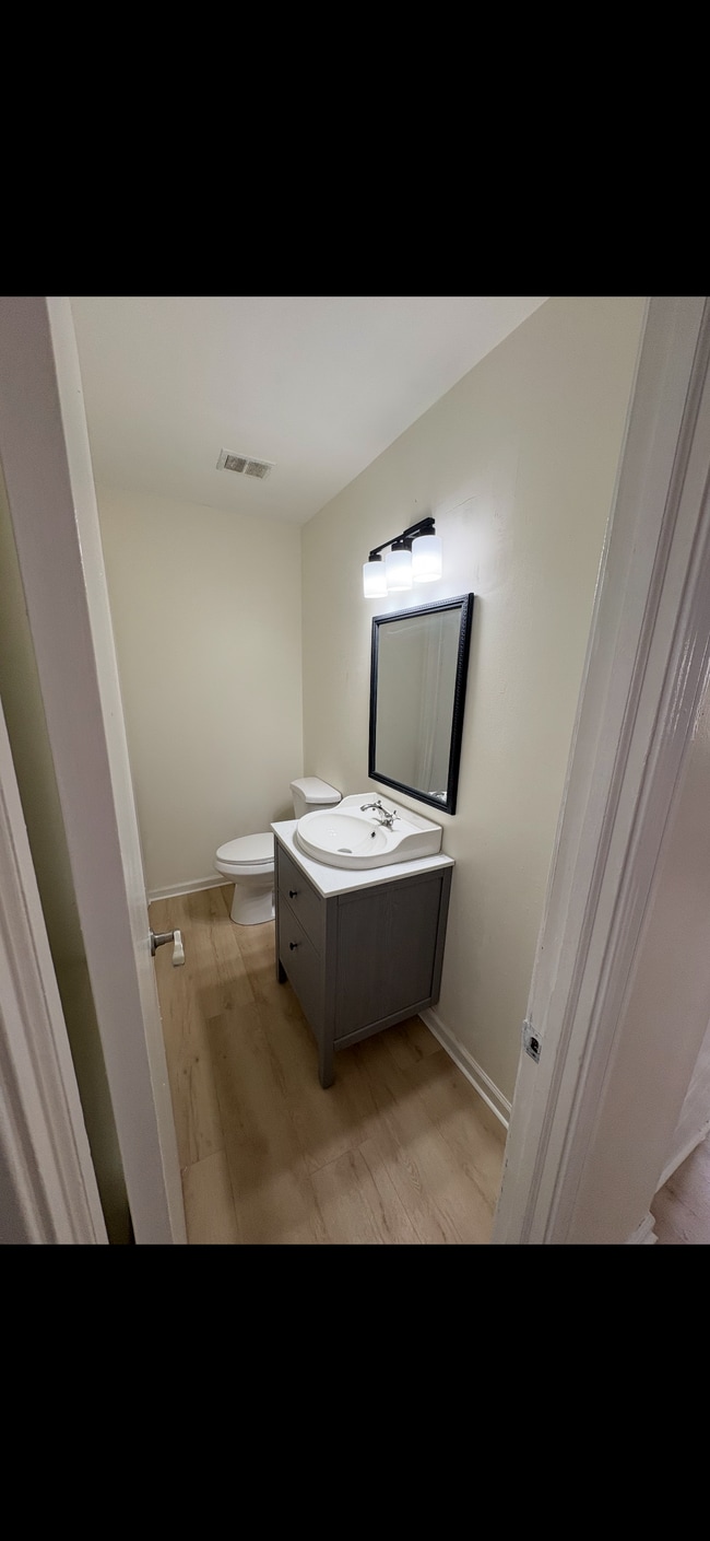 Photo - 1280 Townsend Ave