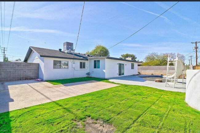 Photo - 8144 E Fairmount Ave