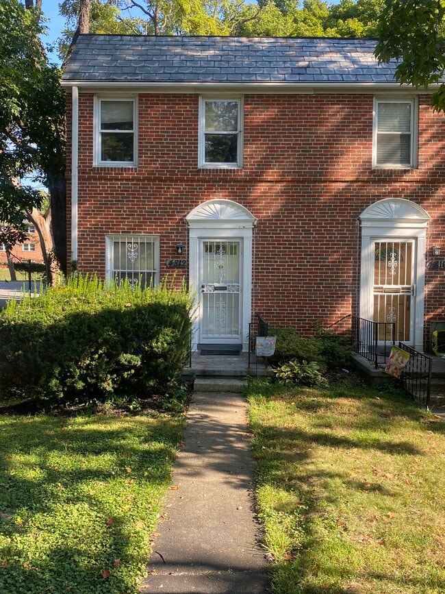 Photo - 4812 Stafford St