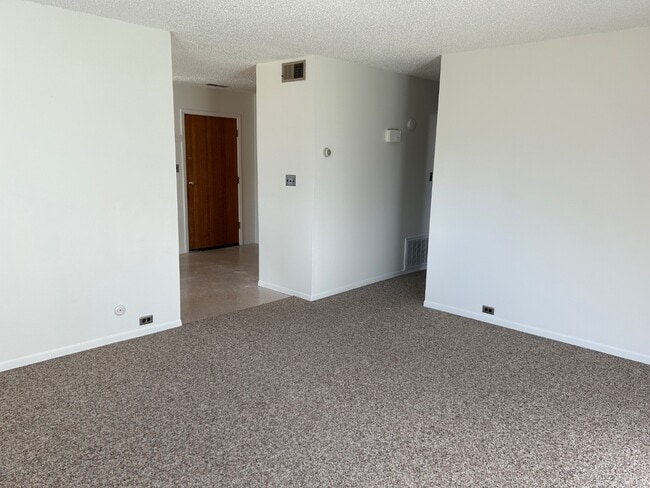 Photo - 443 Judith Rd