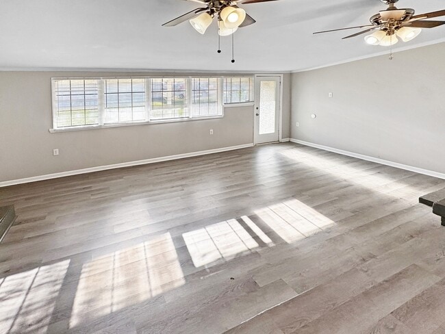 Photo - 1707 Buena Vista Cir SE