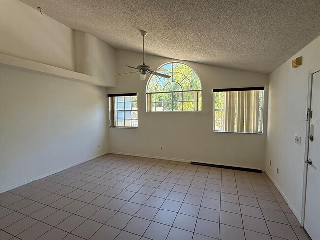 Photo - 2000 Royal Bay Blvd Unidad 132
