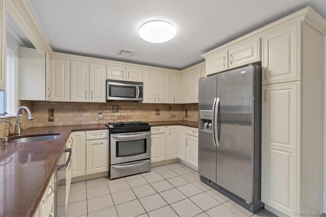 Photo - 1467 Goshen Turnpike