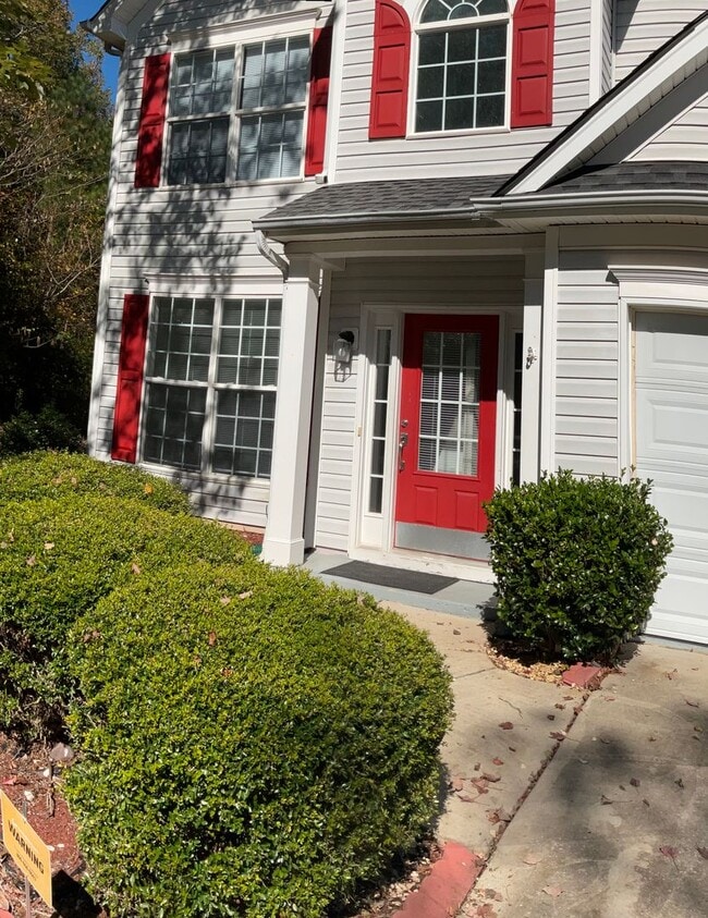 Photo - Quiet Neighborhood- Large family living!