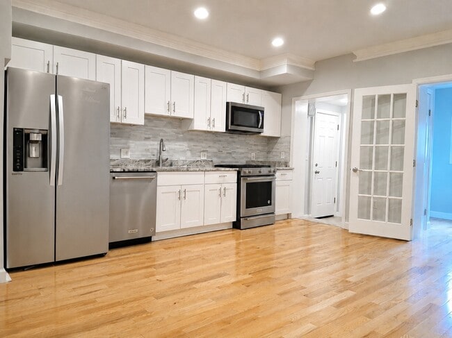 Building Photo - 5619 1st Pl NW Unit 4
