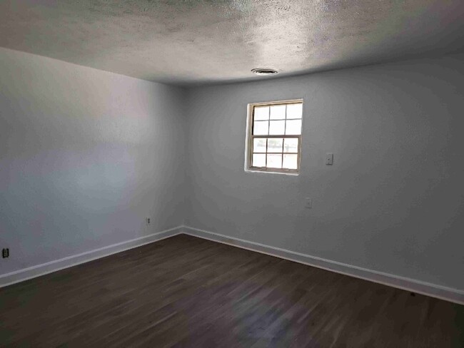 Building Photo - 4525 Dixie Hwy Rental