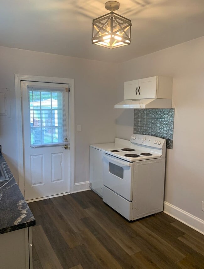 Photo - 1124 Pitt St