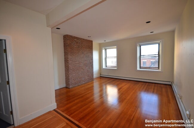 Photo - 470 Commonwealth Ave Unit 3R