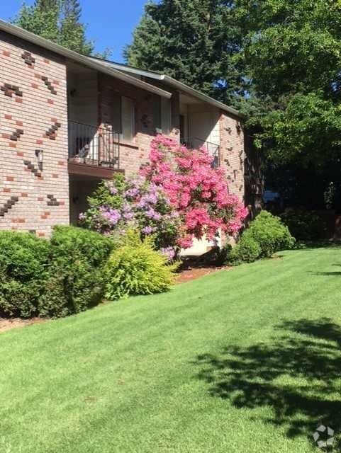 Building Photo - Royal Pines Apartments