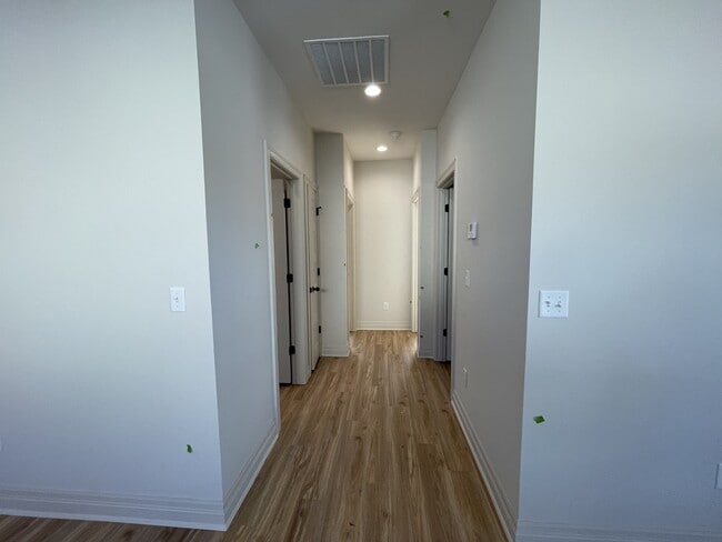 Photo - 1927 Sutton Ct