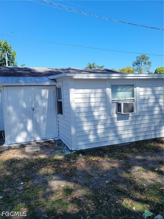Photo - 717 Burdick Ave
