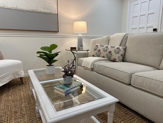 1202 Palm Trail Unit 6