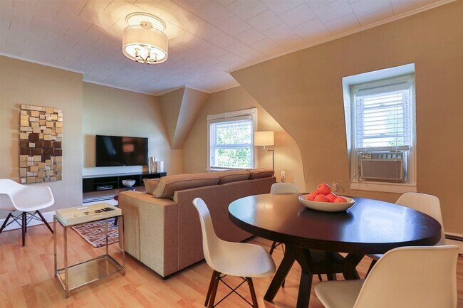 Photo - 18 Linden Ave